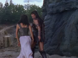 extant_XenaWarriorPrincess_1x12-BewareGreeksBearingGifts_3327
