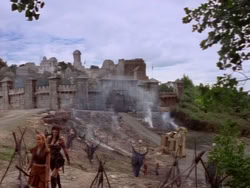extant_XenaWarriorPrincess_1x12-BewareGreeksBearingGifts_3552