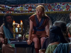 extant_XenaWarriorPrincess_1x13-AthensCityAcademyOfThePerformingBards_0038