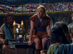 extant_XenaWarriorPrincess_1x13-AthensCityAcademyOfThePerformingBards_0039