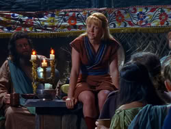 extant_XenaWarriorPrincess_1x13-AthensCityAcademyOfThePerformingBards_0040