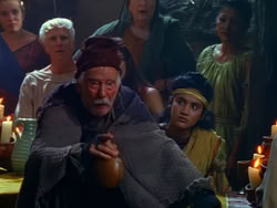 extant_XenaWarriorPrincess_1x13-AthensCityAcademyOfThePerformingBards_0044