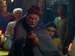 extant_XenaWarriorPrincess_1x13-AthensCityAcademyOfThePerformingBards_0053