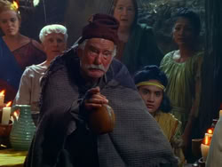 extant_XenaWarriorPrincess_1x13-AthensCityAcademyOfThePerformingBards_0054