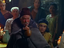 extant_XenaWarriorPrincess_1x13-AthensCityAcademyOfThePerformingBards_0056