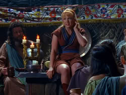 extant_XenaWarriorPrincess_1x13-AthensCityAcademyOfThePerformingBards_0061