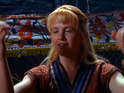 extant_XenaWarriorPrincess_1x13-AthensCityAcademyOfThePerformingBards_0187