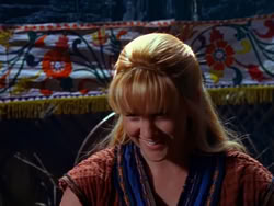 extant_XenaWarriorPrincess_1x13-AthensCityAcademyOfThePerformingBards_0188