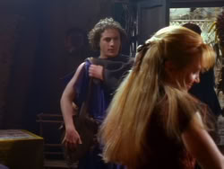 extant_XenaWarriorPrincess_1x13-AthensCityAcademyOfThePerformingBards_0200