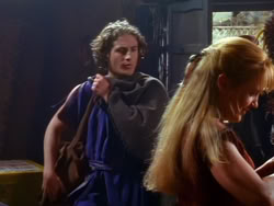 extant_XenaWarriorPrincess_1x13-AthensCityAcademyOfThePerformingBards_0201