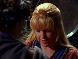 extant_XenaWarriorPrincess_1x13-AthensCityAcademyOfThePerformingBards_0207