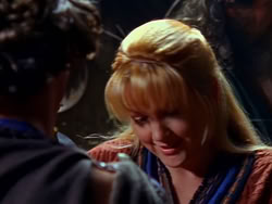 extant_XenaWarriorPrincess_1x13-AthensCityAcademyOfThePerformingBards_0211