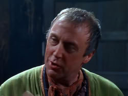 extant_XenaWarriorPrincess_1x13-AthensCityAcademyOfThePerformingBards_0256