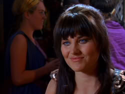 extant_XenaWarriorPrincess_1x13-AthensCityAcademyOfThePerformingBards_0453