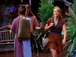 extant_XenaWarriorPrincess_1x13-AthensCityAcademyOfThePerformingBards_0511