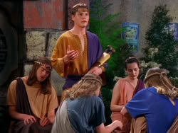 extant_XenaWarriorPrincess_1x13-AthensCityAcademyOfThePerformingBards_0530