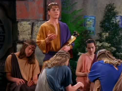 extant_XenaWarriorPrincess_1x13-AthensCityAcademyOfThePerformingBards_0531