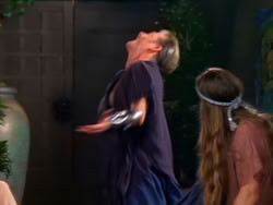 extant_XenaWarriorPrincess_1x13-AthensCityAcademyOfThePerformingBards_0548