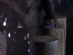 extant_XenaWarriorPrincess_1x13-AthensCityAcademyOfThePerformingBards_0647