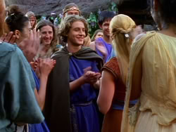 extant_XenaWarriorPrincess_1x13-AthensCityAcademyOfThePerformingBards_0717