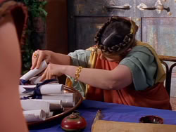 extant_XenaWarriorPrincess_1x13-AthensCityAcademyOfThePerformingBards_0802
