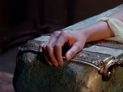 extant_XenaWarriorPrincess_1x13-AthensCityAcademyOfThePerformingBards_1053
