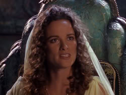 extant_XenaWarriorPrincess_1x13-AthensCityAcademyOfThePerformingBards_1062