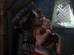 extant_XenaWarriorPrincess_1x13-AthensCityAcademyOfThePerformingBards_1066