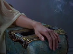 extant_XenaWarriorPrincess_1x13-AthensCityAcademyOfThePerformingBards_1075