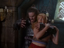 extant_XenaWarriorPrincess_1x13-AthensCityAcademyOfThePerformingBards_1079