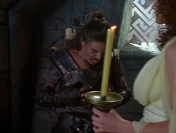 extant_XenaWarriorPrincess_1x13-AthensCityAcademyOfThePerformingBards_1096