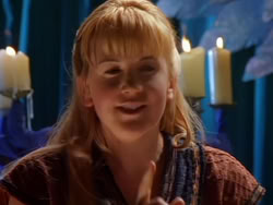 extant_XenaWarriorPrincess_1x13-AthensCityAcademyOfThePerformingBards_1228