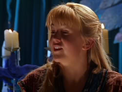 extant_XenaWarriorPrincess_1x13-AthensCityAcademyOfThePerformingBards_1235