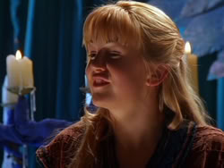 extant_XenaWarriorPrincess_1x13-AthensCityAcademyOfThePerformingBards_1236