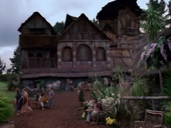 extant_XenaWarriorPrincess_1x13-AthensCityAcademyOfThePerformingBards_1271
