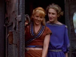 extant_XenaWarriorPrincess_1x13-AthensCityAcademyOfThePerformingBards_1275