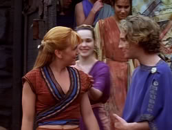 extant_XenaWarriorPrincess_1x13-AthensCityAcademyOfThePerformingBards_1279