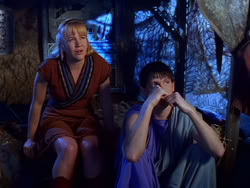 extant_XenaWarriorPrincess_1x13-AthensCityAcademyOfThePerformingBards_1361