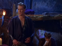 extant_XenaWarriorPrincess_1x13-AthensCityAcademyOfThePerformingBards_1369