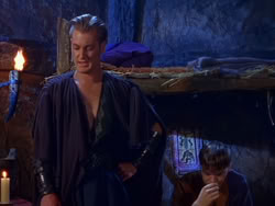 extant_XenaWarriorPrincess_1x13-AthensCityAcademyOfThePerformingBards_1370