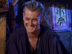 extant_XenaWarriorPrincess_1x13-AthensCityAcademyOfThePerformingBards_1391