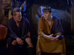 extant_XenaWarriorPrincess_1x13-AthensCityAcademyOfThePerformingBards_1404