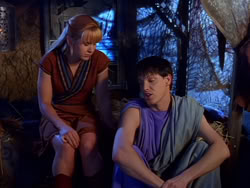 extant_XenaWarriorPrincess_1x13-AthensCityAcademyOfThePerformingBards_1421