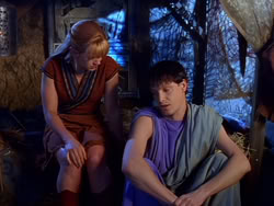 extant_XenaWarriorPrincess_1x13-AthensCityAcademyOfThePerformingBards_1422