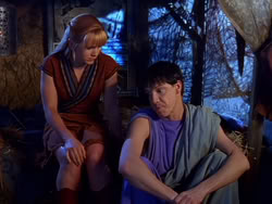 extant_XenaWarriorPrincess_1x13-AthensCityAcademyOfThePerformingBards_1423