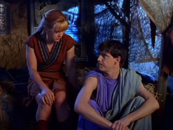 extant_XenaWarriorPrincess_1x13-AthensCityAcademyOfThePerformingBards_1424