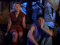 extant_XenaWarriorPrincess_1x13-AthensCityAcademyOfThePerformingBards_1525