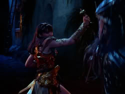 extant_XenaWarriorPrincess_1x13-AthensCityAcademyOfThePerformingBards_1540