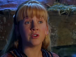 extant_XenaWarriorPrincess_1x13-AthensCityAcademyOfThePerformingBards_1591
