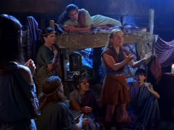 extant_XenaWarriorPrincess_1x13-AthensCityAcademyOfThePerformingBards_1702